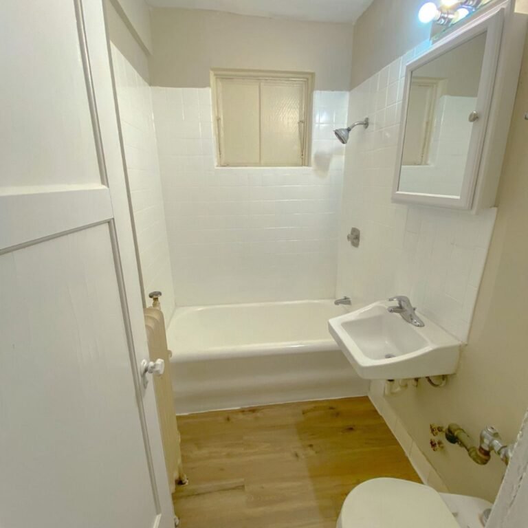 one bedroom-bathroom