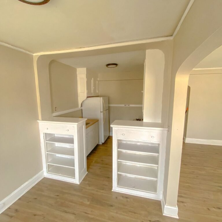 one bedroom-kitchen 2